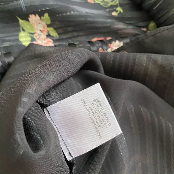 ModCloth Small Accentuated Ease Floral Blouse - Picture 12 of 16